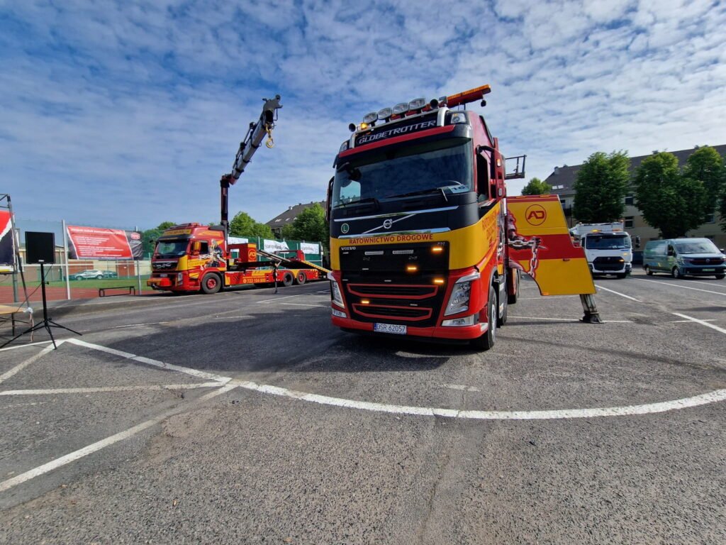 Pomoc drogowa TIR Zgorzelec – holownik TIR i laweta z HDS do zadań specjalnych