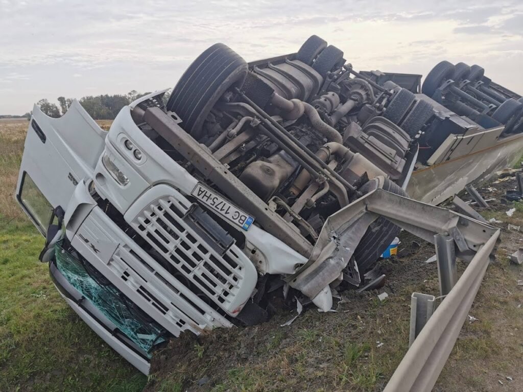 Pomoc drogowa TIR Zgorzelec podczas naprawy ciężarówki na trasie przy autostradzie A4